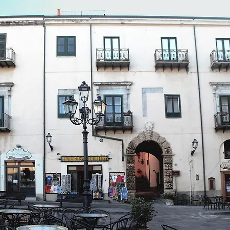 Nyaraló Arias - La Del Duomo